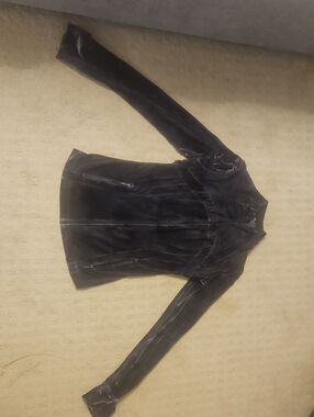 Lululemon Size 2 Women's Black Velvet Zip-Front Leather-Style Jacket